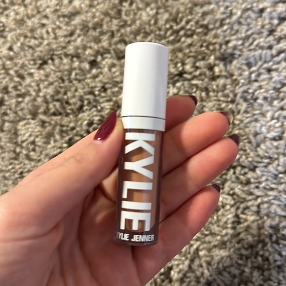 Kylie cosmetics plumping gloss - Picture 1 of 2
